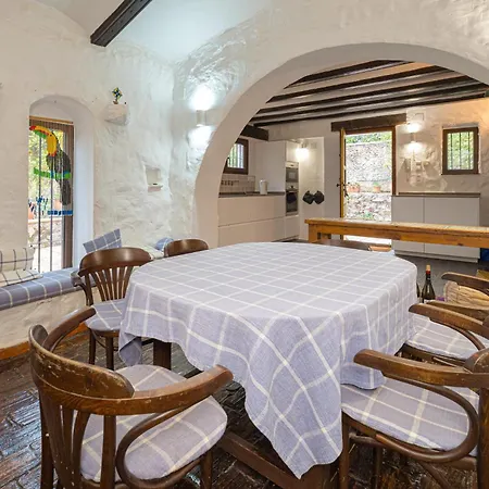 펜션 Casa Babut